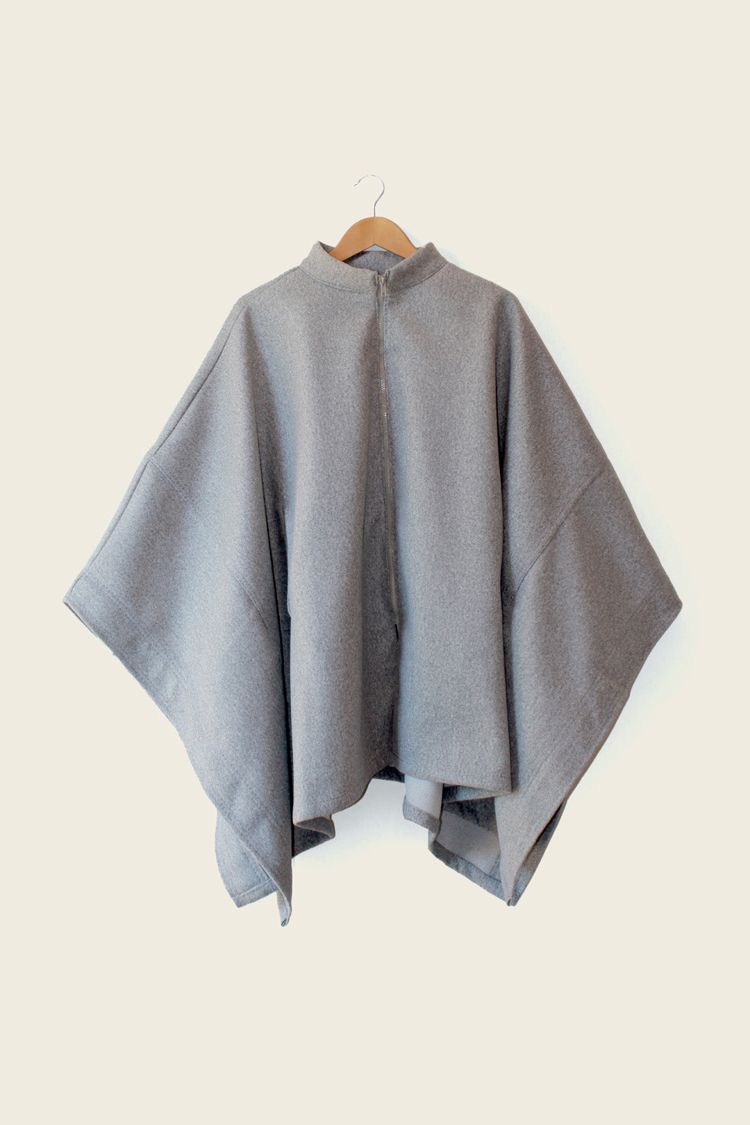 Cat Wrap in Mottled Light Grey