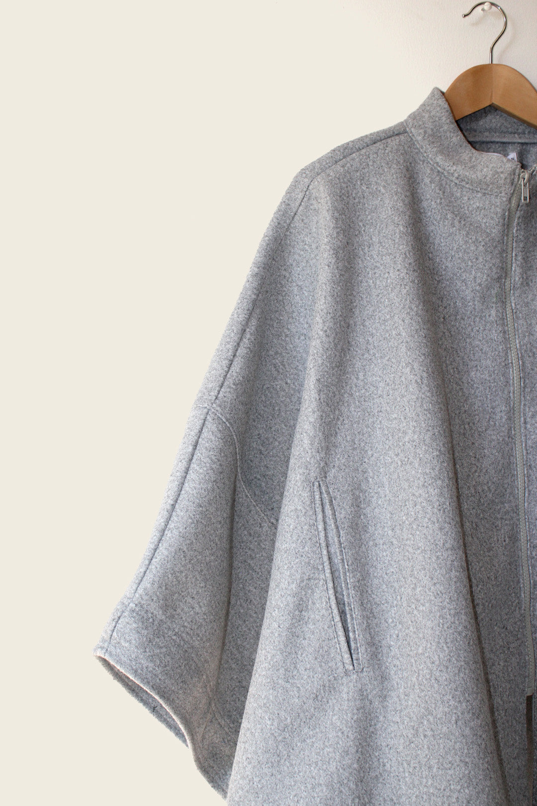 Cat Wrap in Mottled Light Grey