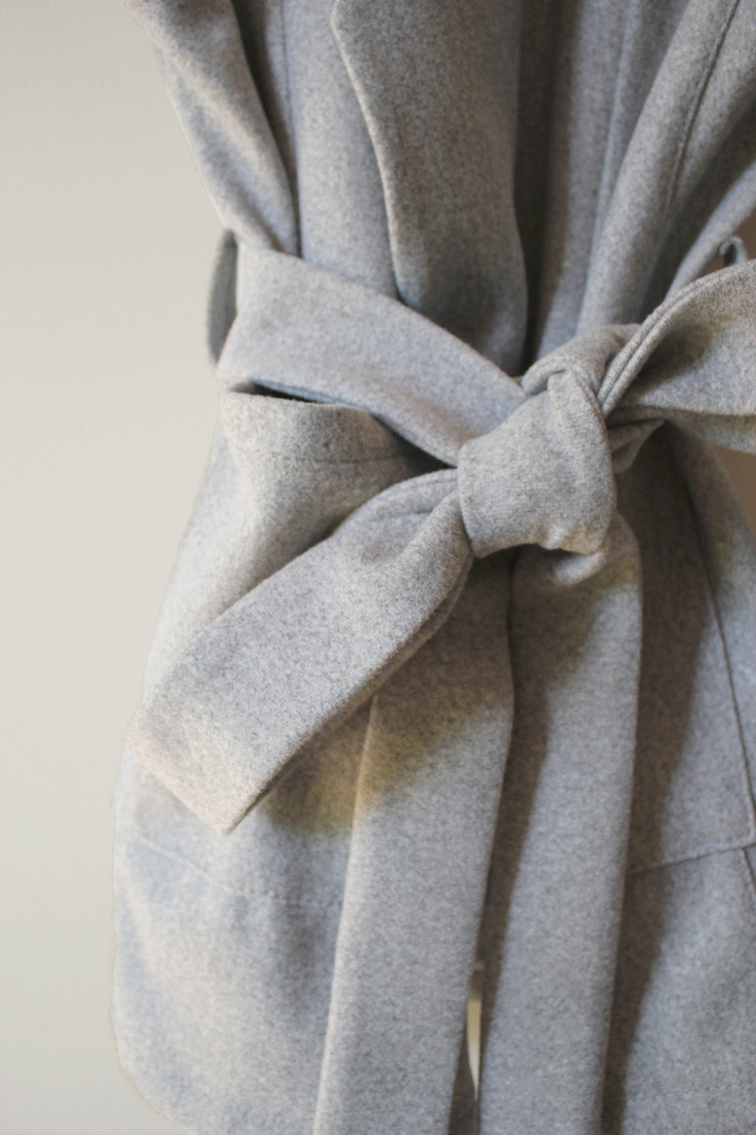 Demi Gilet in Mottled Light Grey