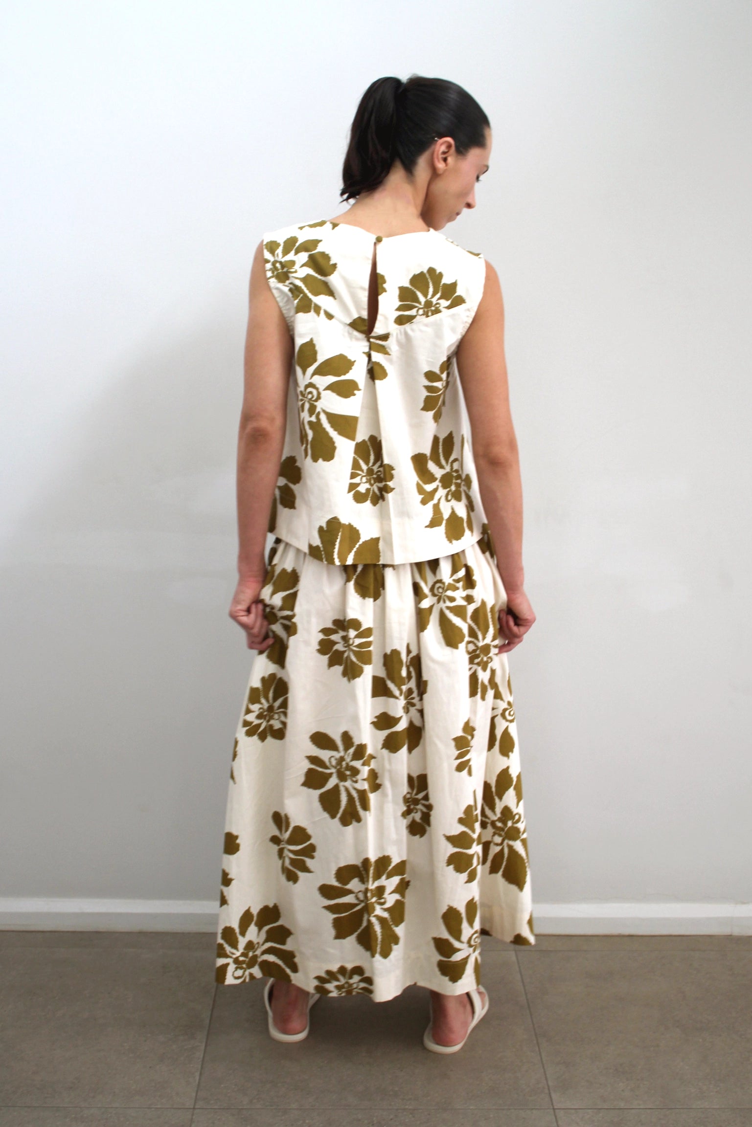 Como Top in Khaki Floral Cotton