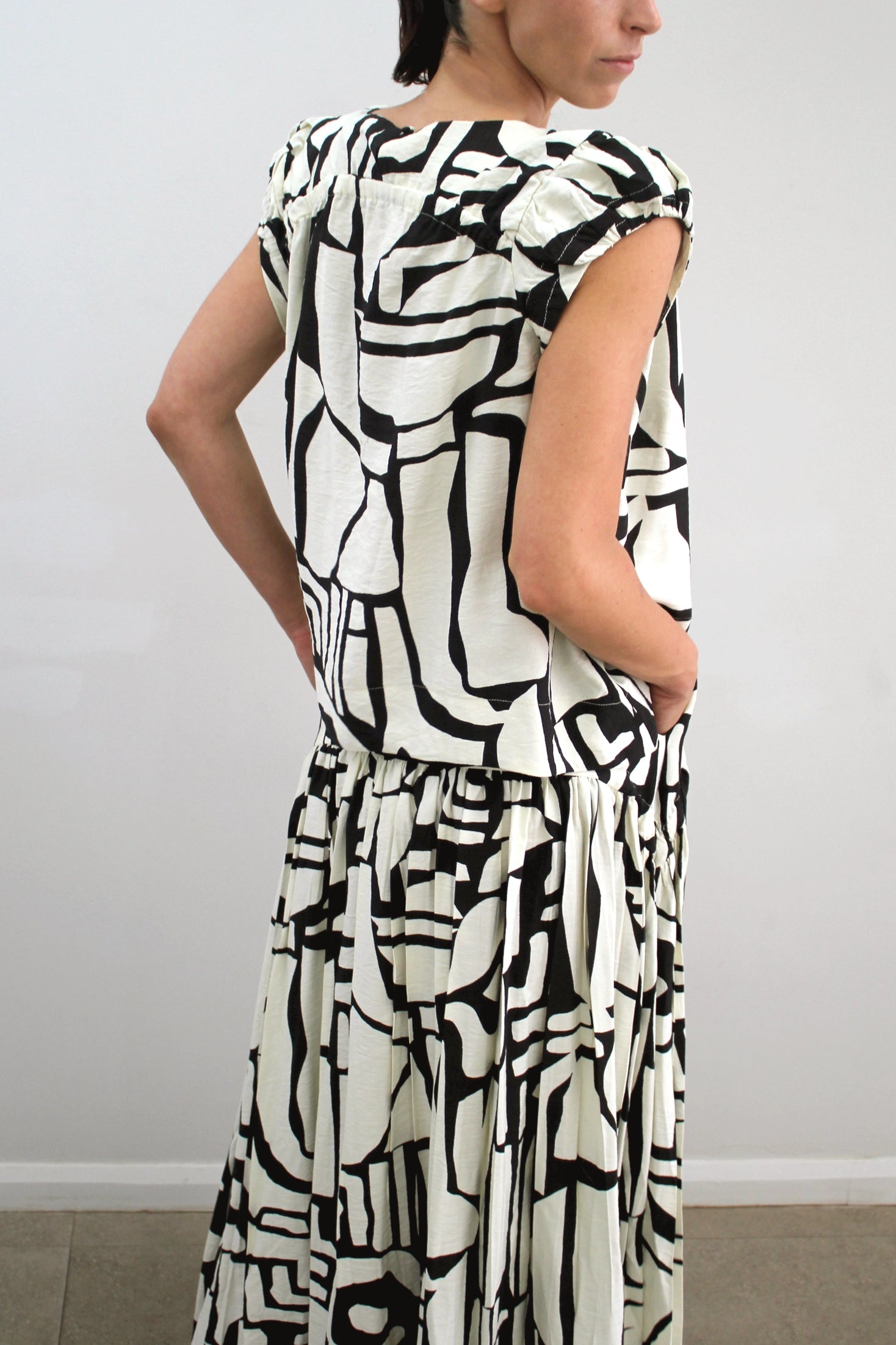 New Cat Skirt in Black And Cream Airflow Linen