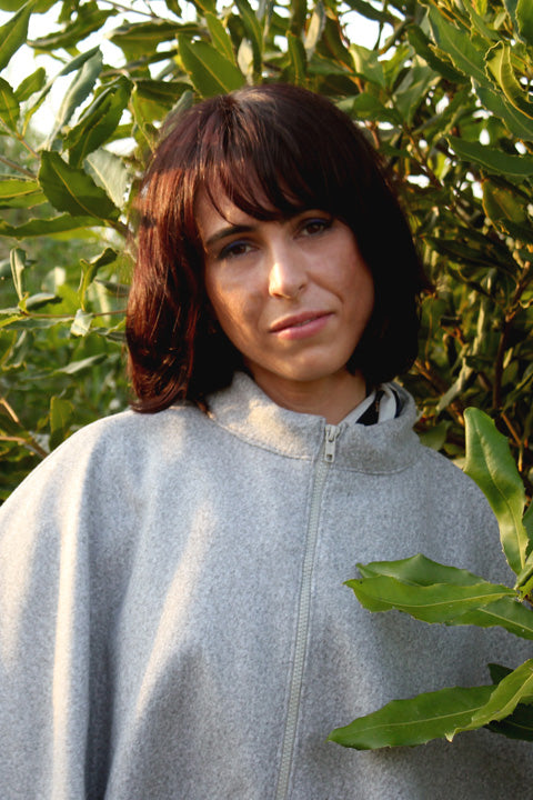 Cat Wrap in Mottled Light Grey